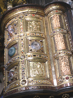 17 Acquisgrana - Il Duomo - L'ambone d'oro (pulpito) dell'imperatore Enrico II
