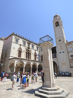 01 - Dubrovnik - La colonna di Orlando e il Palazzo Sponza