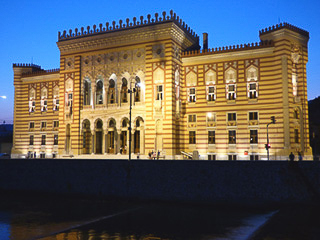 21 - Sarajevo - Il palazzo neomoresco di Vijecnica