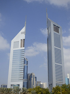 06 Dubai - WTC - Emirates towers (376 m.)