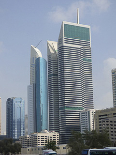 08 Dubai - Sheikh Zayed road - Da sx Ascott park place power (234 m.) - Nassima tower (270 m.)