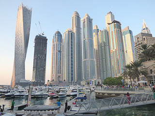 22 Dubai Marina - Infinity tower (303 m.), Princess tower (414 m.), Emirates crown (296 m.), Elite residence (381 m.),Sulafa tower (285 m.)