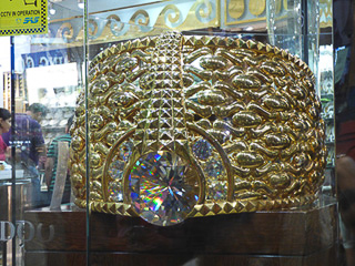 26 Dubai - Deira - Gold souq - L'anello dei guiness, 5.17 kg di pietre preziose e 58.63 kg d'oro - Totale 63.80 kg