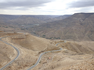 09 La King's highway verso il Wadi Mujib