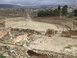 44 Jerash - Dalla cima del Teatro sud - La Piazza Ovale