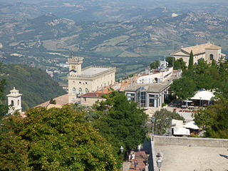 07 San Marino, con Piazza del Titano e Palazzo Ducale