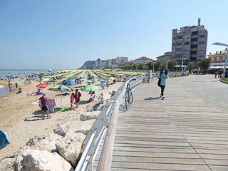 11 Pesaro - Spiaggia cittadina