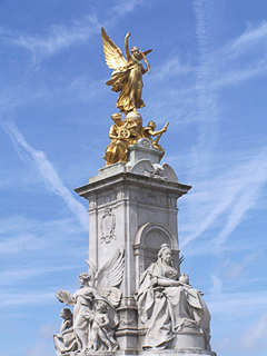 09 St James's - Buckingame Palace - Il monumento alla Regina Vittoria