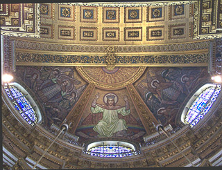 33 City - Basilica di St. Paul - Mosaici sul soffitto dell'altare