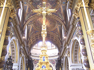34 City - Basilica di St. Paul - Vista del coro e del suo soffitto dall'altare