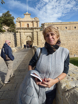 15 Mdina - Gosia al Main Gate
