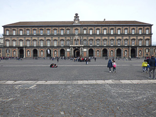 10 - Piazza del Plebiscito - Palazzo Reale