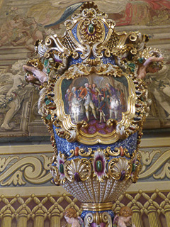 13 - Piazza del Plebiscito - Palazzo Reale - Uno degli straordinari vasi dipinti nelle sale