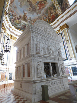34 L'Aquila - Basilica di S.Bernardino - Mausoleo di S.Bernardino