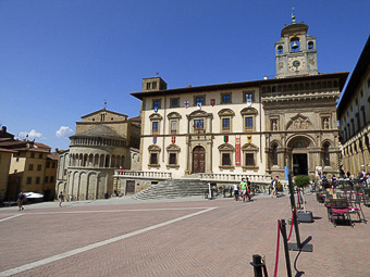 46 Arezzo - Piazza Grande