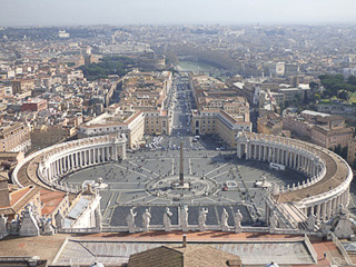 37 Vaticano - Vista dalla Cupola di San Pietro - Piazza San Pietro con il colonnato del Bernini 