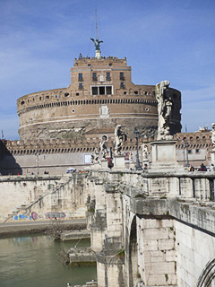 40 Vaticano - Castel Sant'Angelo e il ponte omonimo