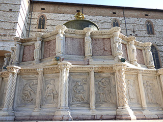 07 - Perugia - Fontana Maggiore, di Nicola Pisano 1275
