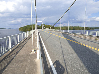 21 Asikkala - Ponte che collega isole nel lago Paijanne
