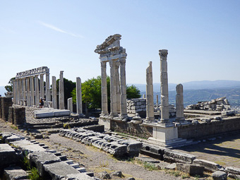 02 Pergamo - Acropoli - Il tempio di Traiano