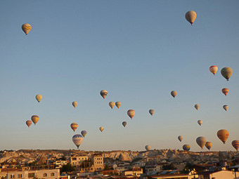 18 Cappadocia - Goreme - Lo spettacolo delle mongolfiere al mattino presto