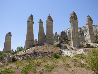 20 Cappadocia - Love valley e i suoi -camini delle fate-